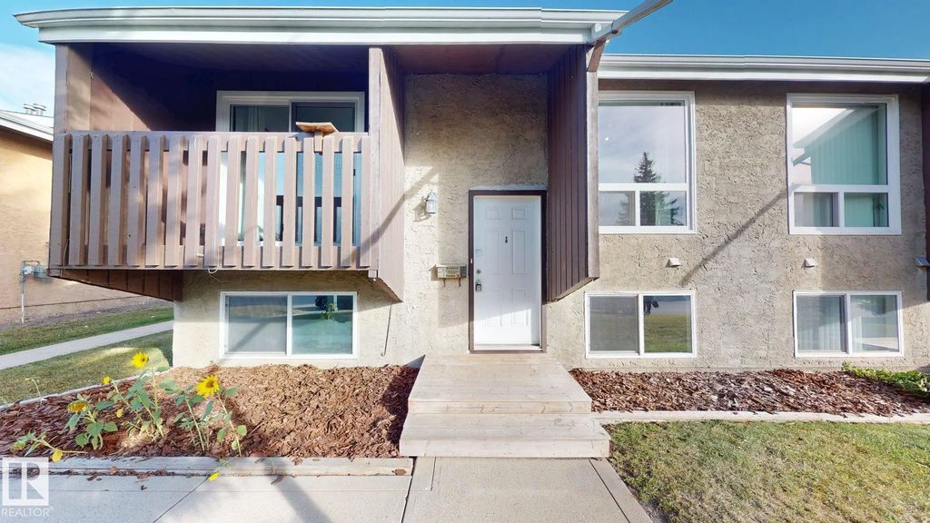 5940 45 Avenue, Lacombe