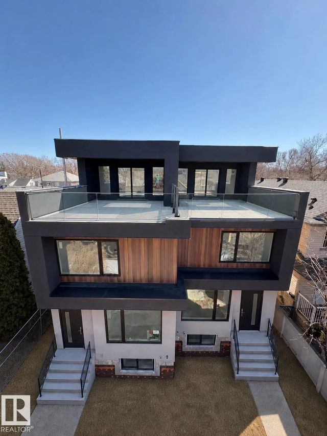 9007 92 Street Nw, Edmonton