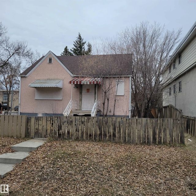 Single Family Property for Sale at 10802 112 Street Northwest, Edmonton: MLS®# E4510131