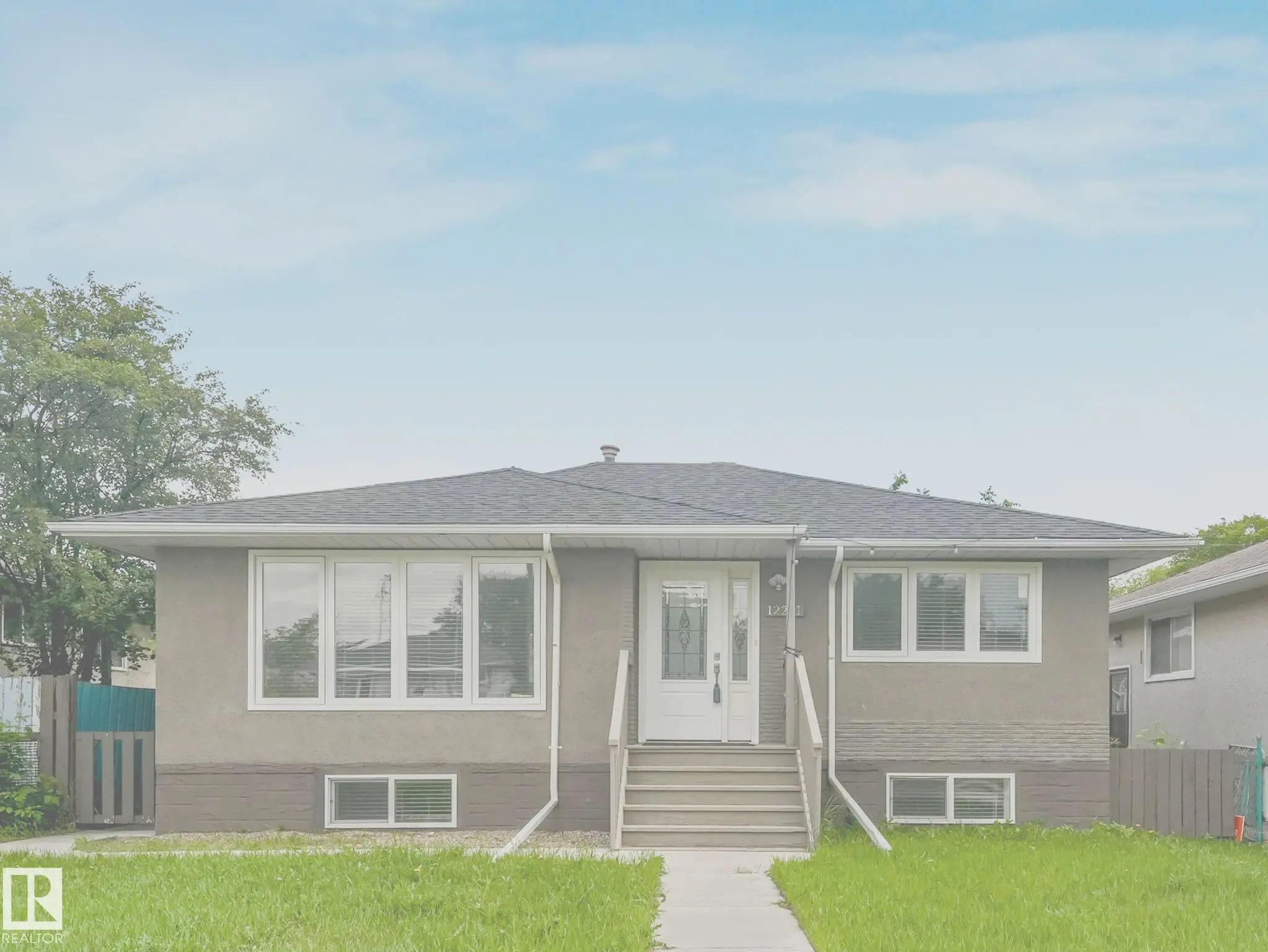 Photo for MLS®# E4493373 - home for sale at 12241 54 Street Northwest, Newton, Edmonton AB