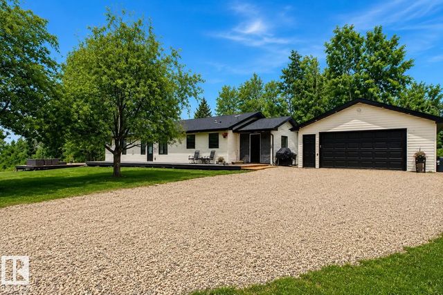 Photo for MLS®# E4502127 - home for sale at 2508 Twp Road 513, None, Rural Parkland County AB