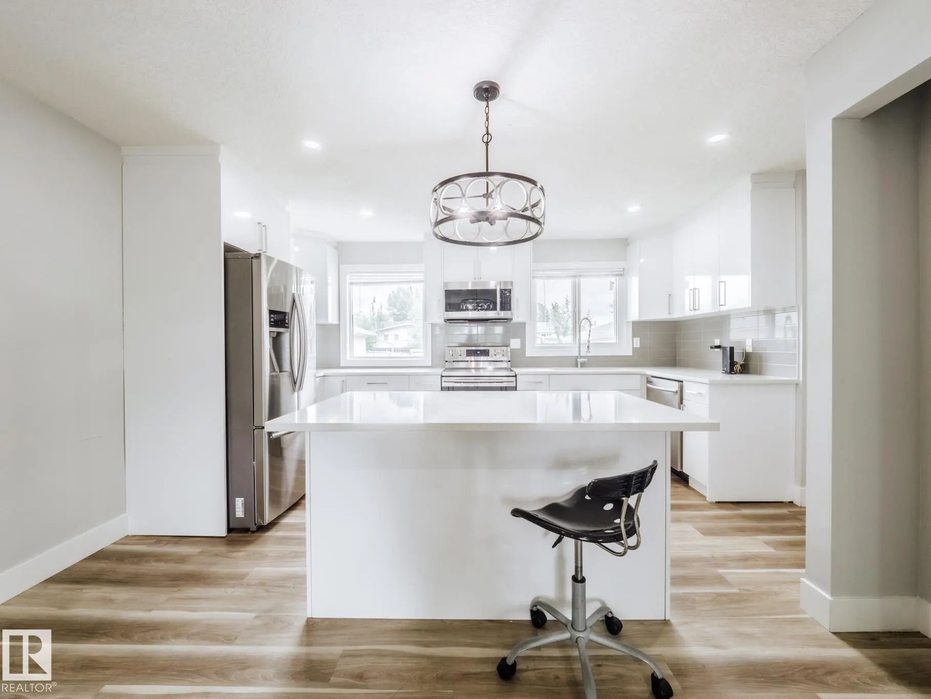 Photo for MLS®# E4506975 - home for sale at 15011 59 Street Northwest, Mcleod, Edmonton AB