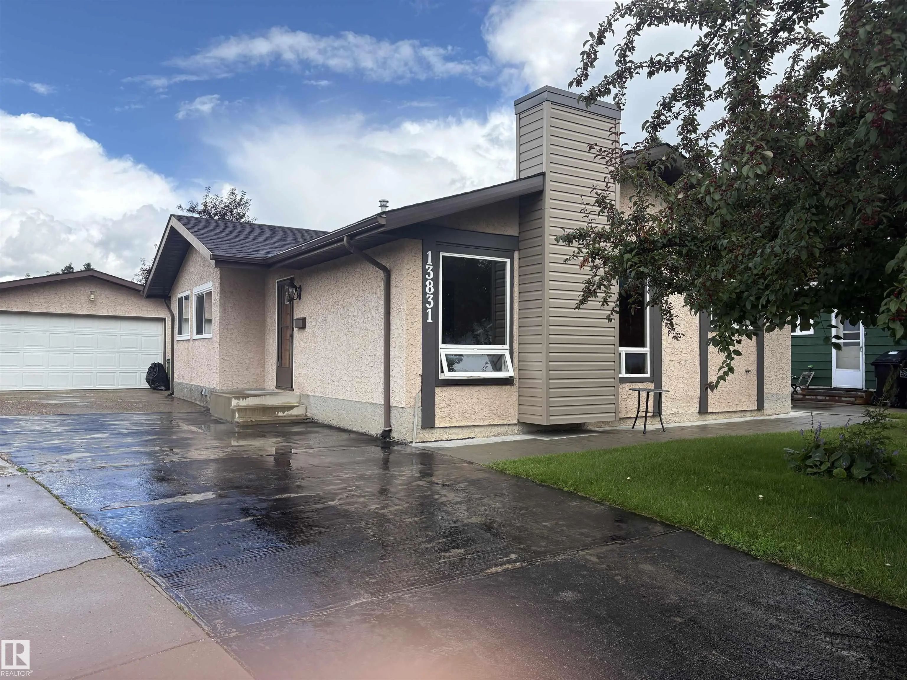 Single Family Home for Sale in Edmonton, AB