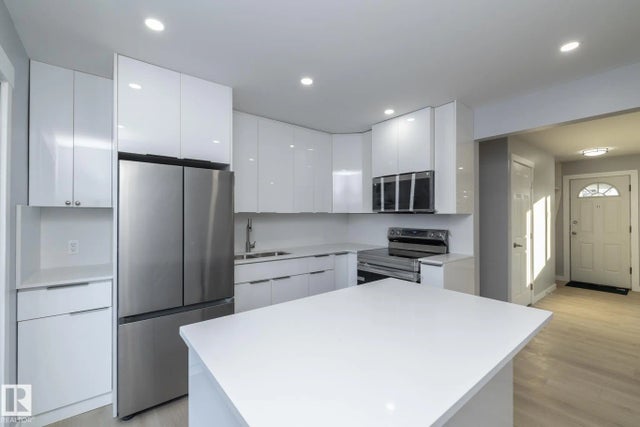 8008 159 Street Nw, Edmonton