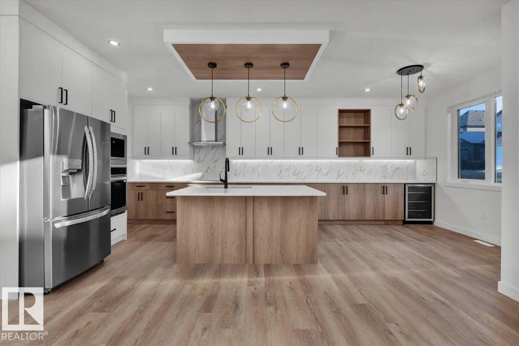 1115 Gyrfalcon Crescent, Edmonton