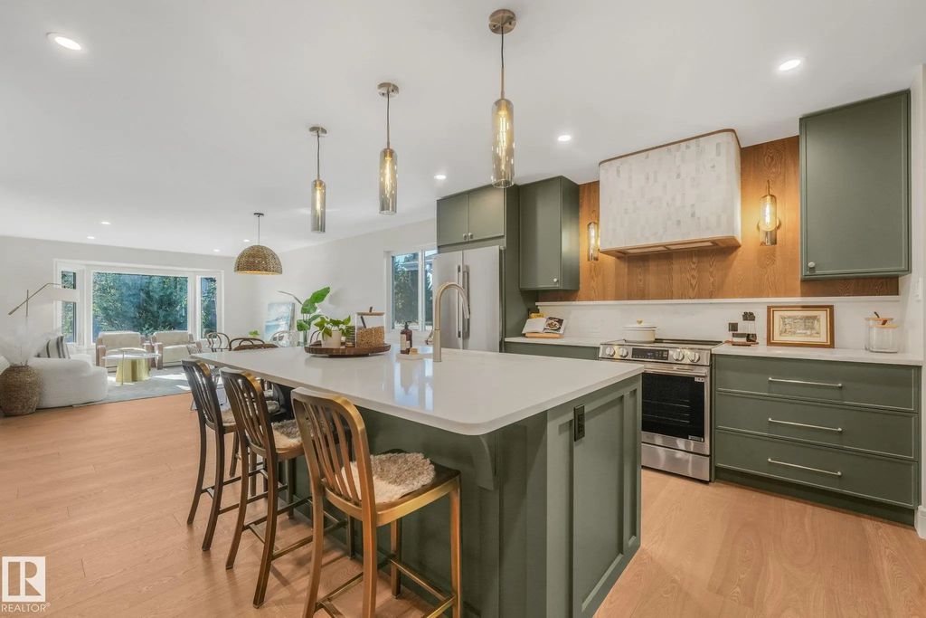 2031 104a Street, Edmonton