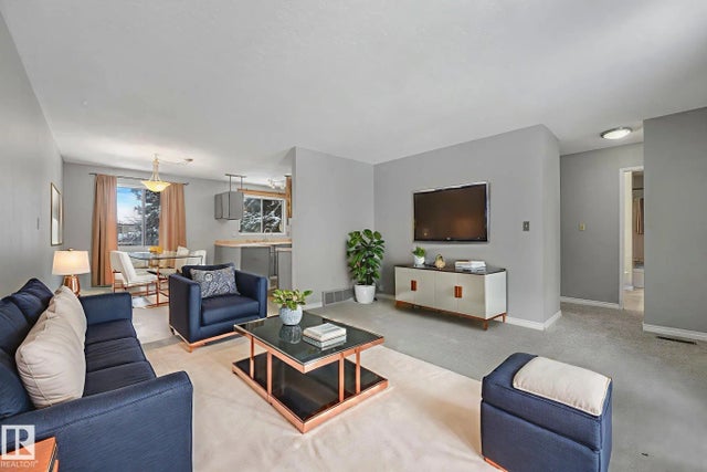 6411 12 Avenue Nw, Edmonton