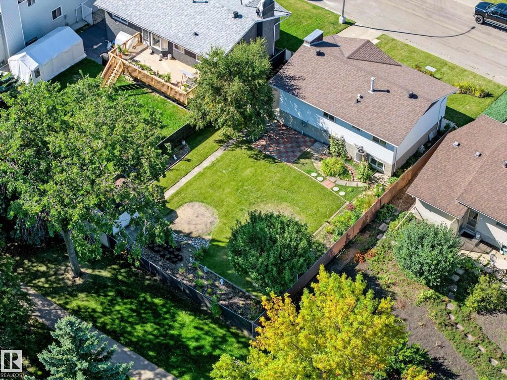 2911 83 Street, Edmonton