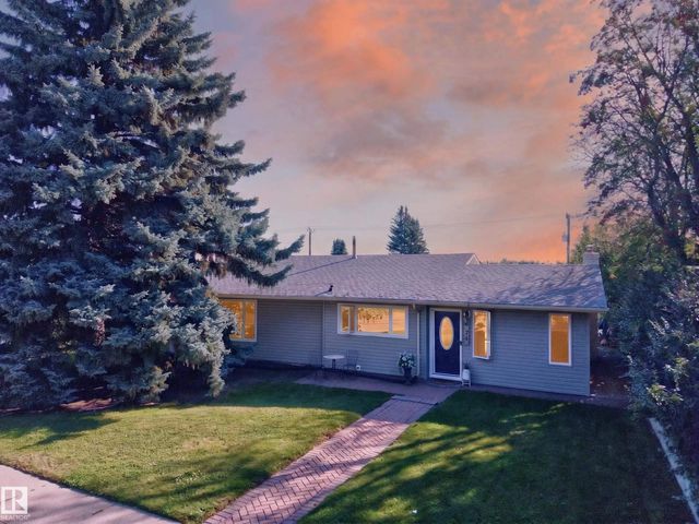 Devon Real Estate Listing: 23 Clearwater, Devon
