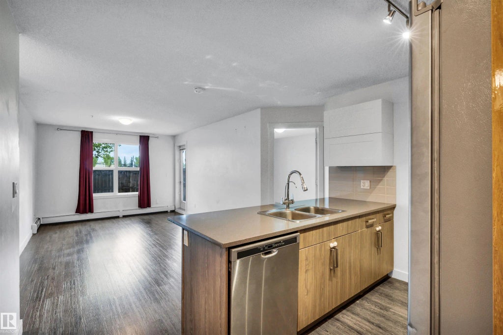 106 667 Watt Boulevard, Edmonton