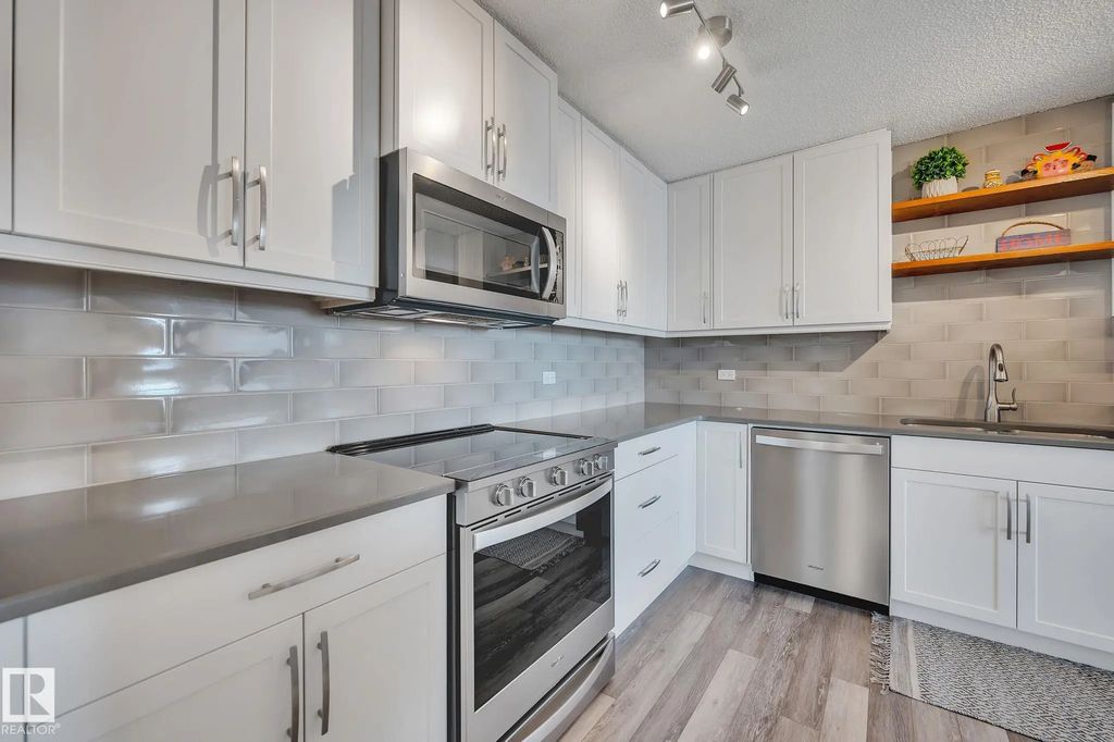 2202 9923 103 Street, Edmonton