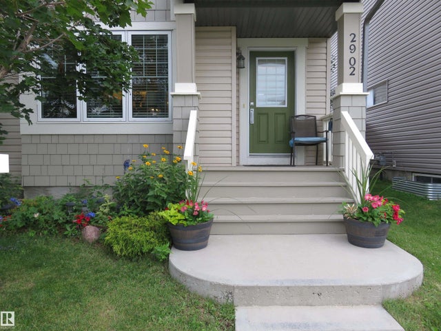 2902 Maple Way Nw, Edmonton