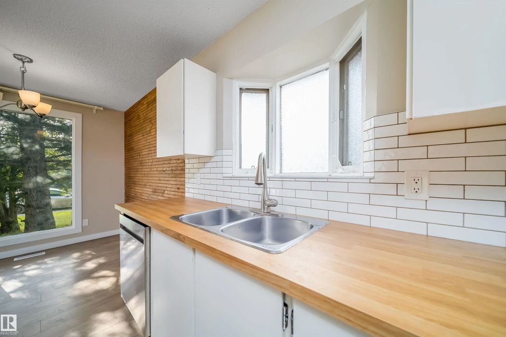 1719 37 Street Nw, Edmonton
