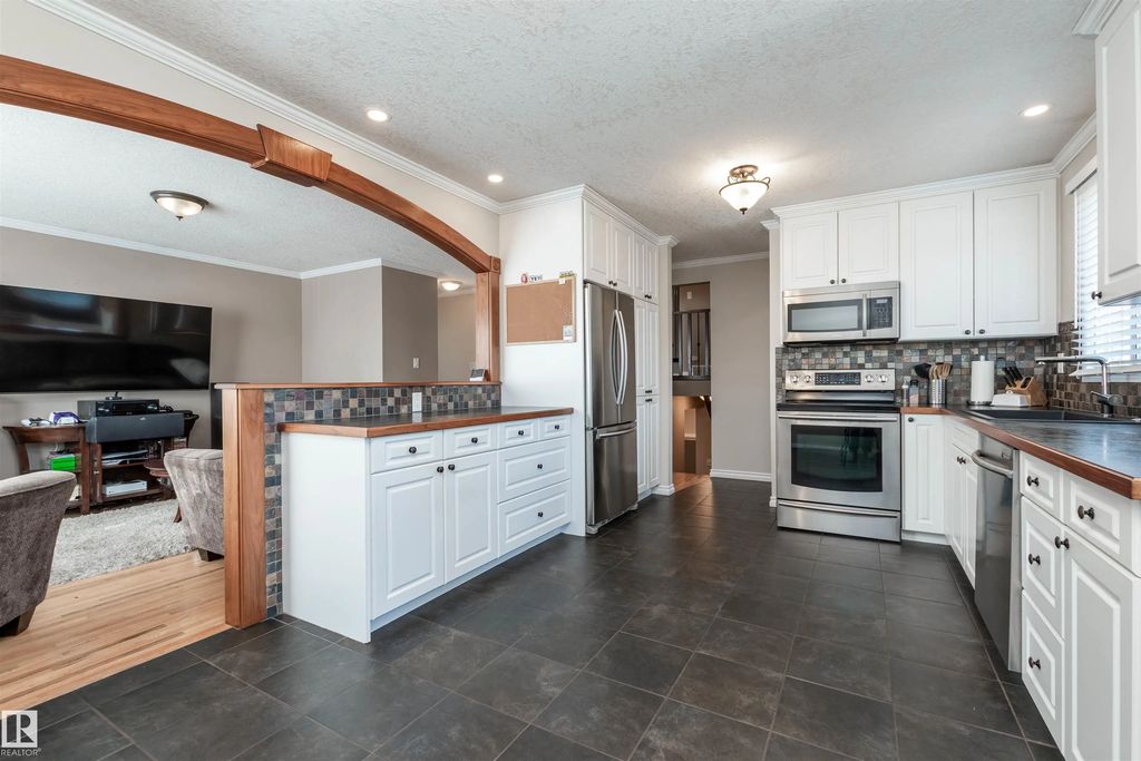 4406 50a Avenue, Beaumont