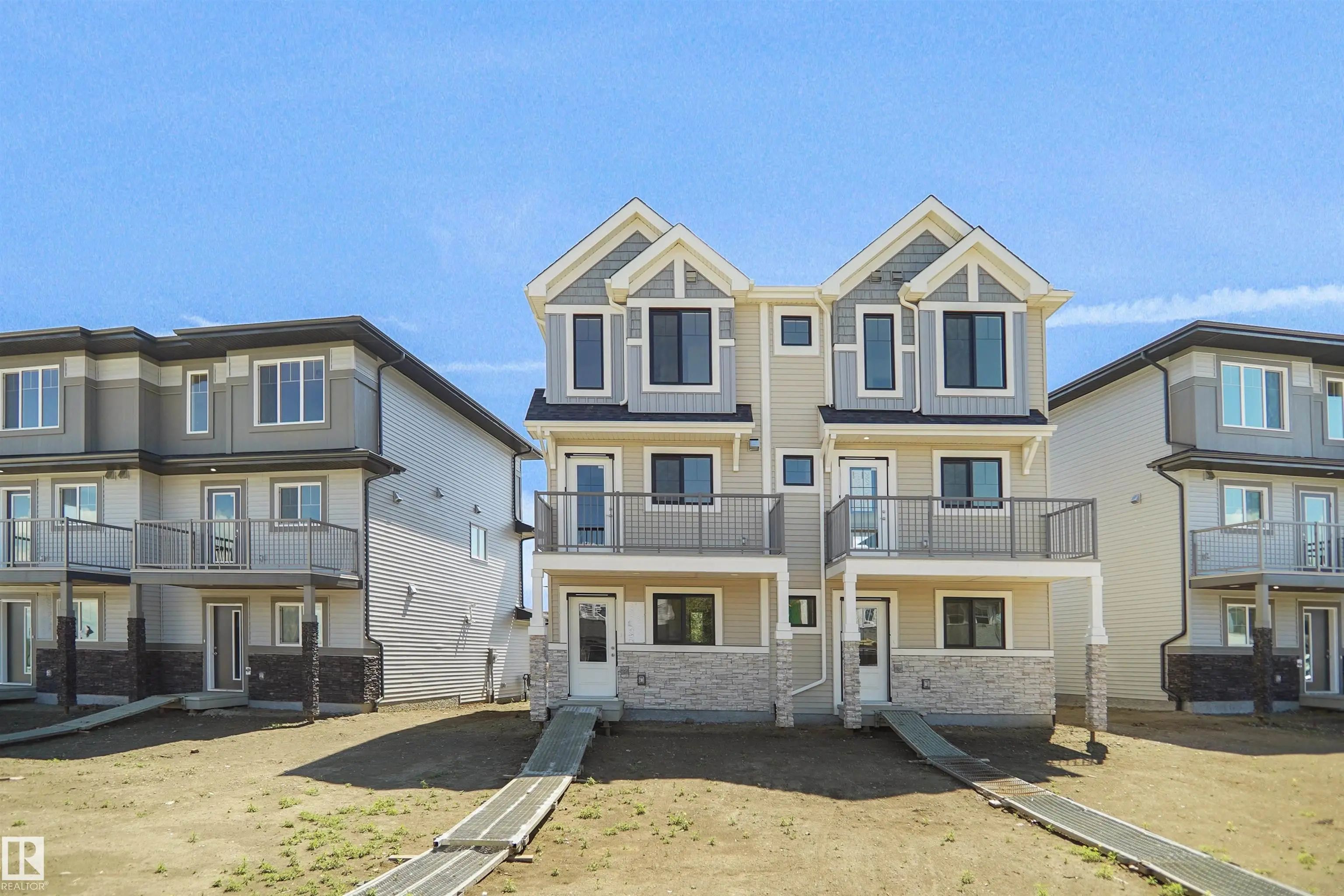 Photo for MLS®# E4507401 - home for sale at 21305 131a Avenue Northwest, Trumpeter Area, Edmonton AB