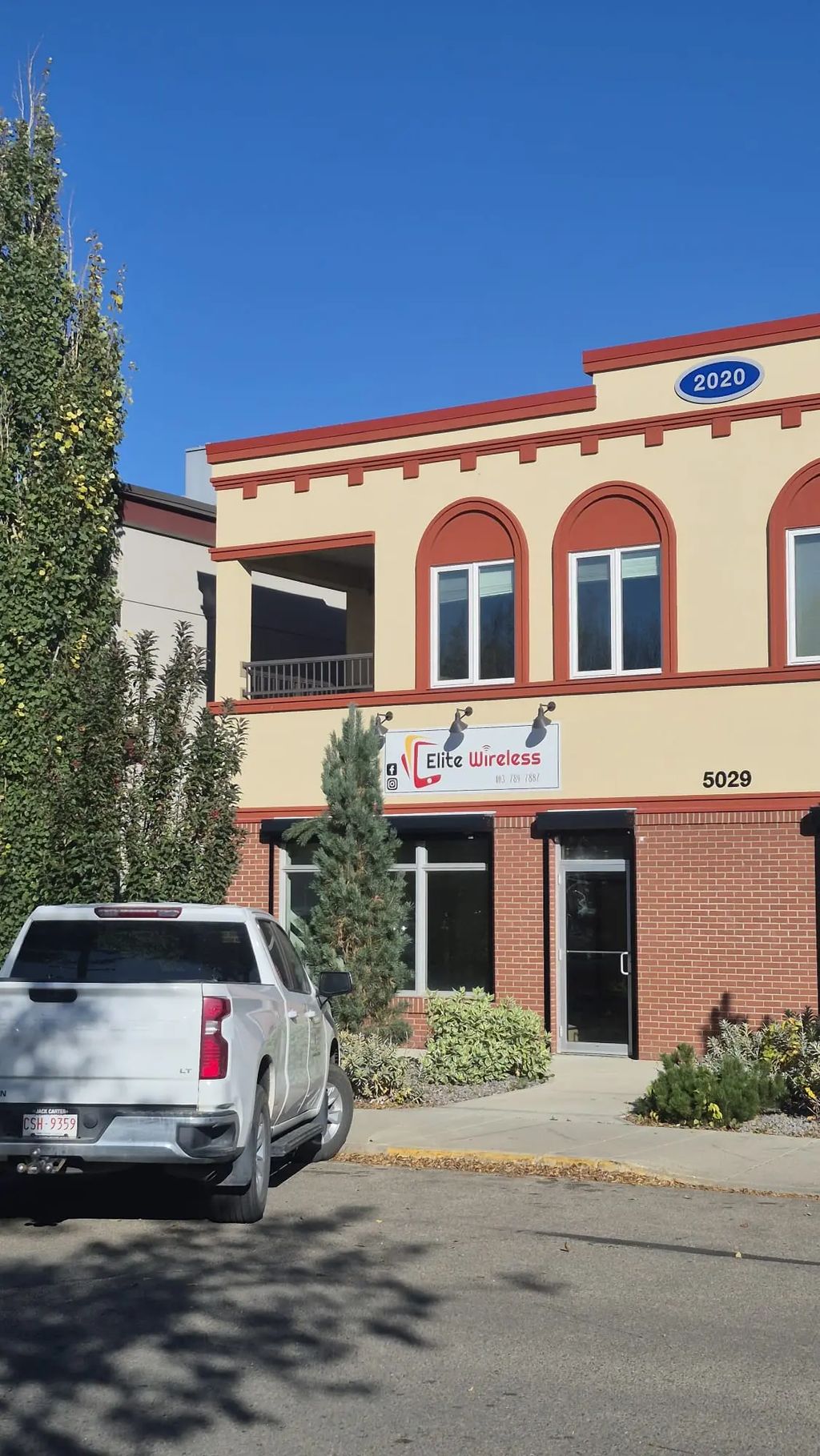 102 52st, Lacombe