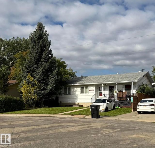 8824 30 Avenue Nw, Edmonton