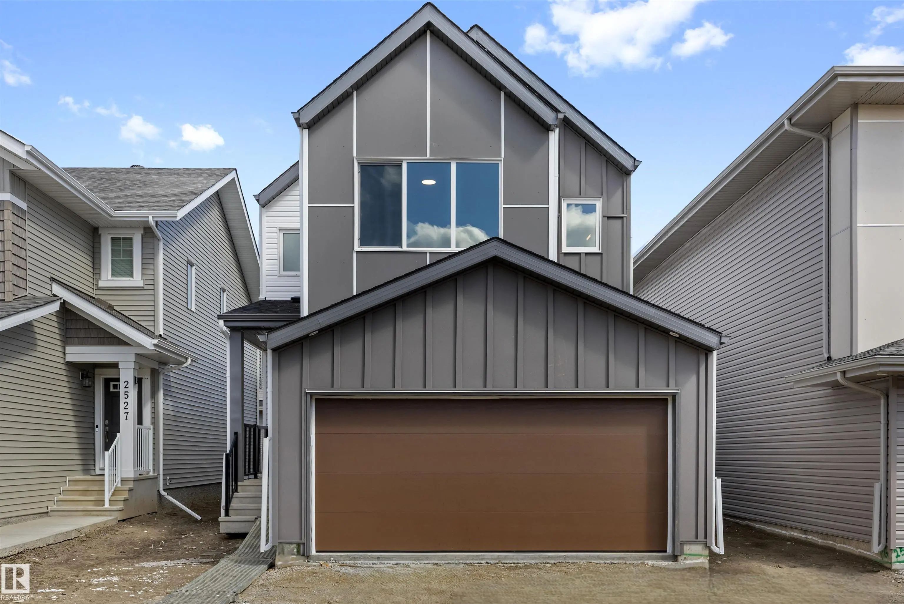 Photo for MLS®# E4509641 - home for sale at 2523 210 Street Northwest, The Uplands, Edmonton AB