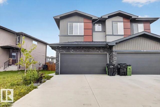 9412 Pear Crescent Sw, Edmonton