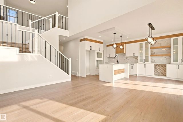 Morinville Home for Sale: Single Family Listing in Morinville