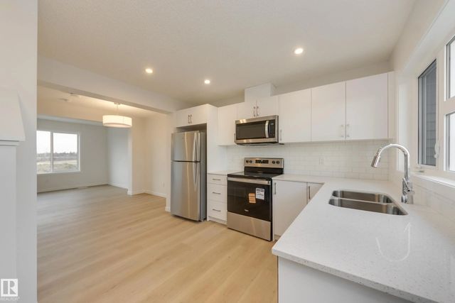 17226 4 Street Nw, Edmonton