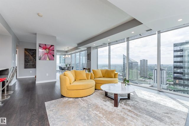 2400 10180 103 Street Nw, Edmonton