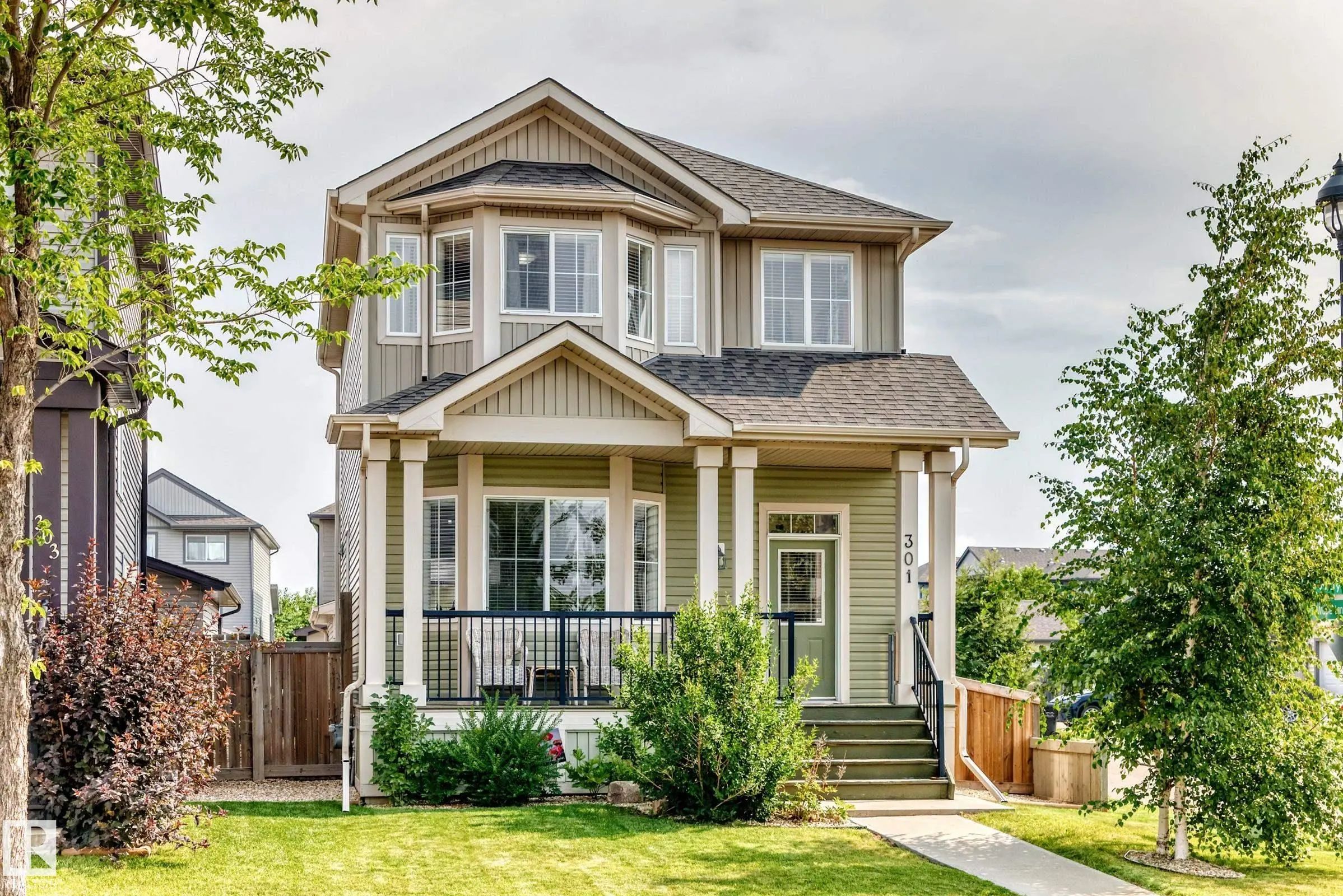 Photo for MLS®# E4503097 - home for sale at 301 Sheridan Way, Suntree (Leduc), Leduc AB