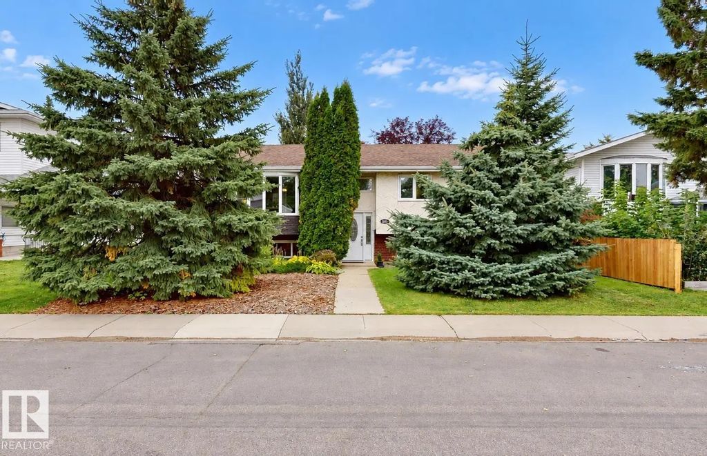 9813 152 Street, Edmonton