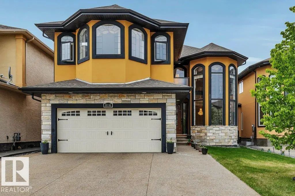 Photo for MLS®# E4507355 - home for sale at 816 Wildwood Crescent Northwest, Wild Rose, Edmonton AB