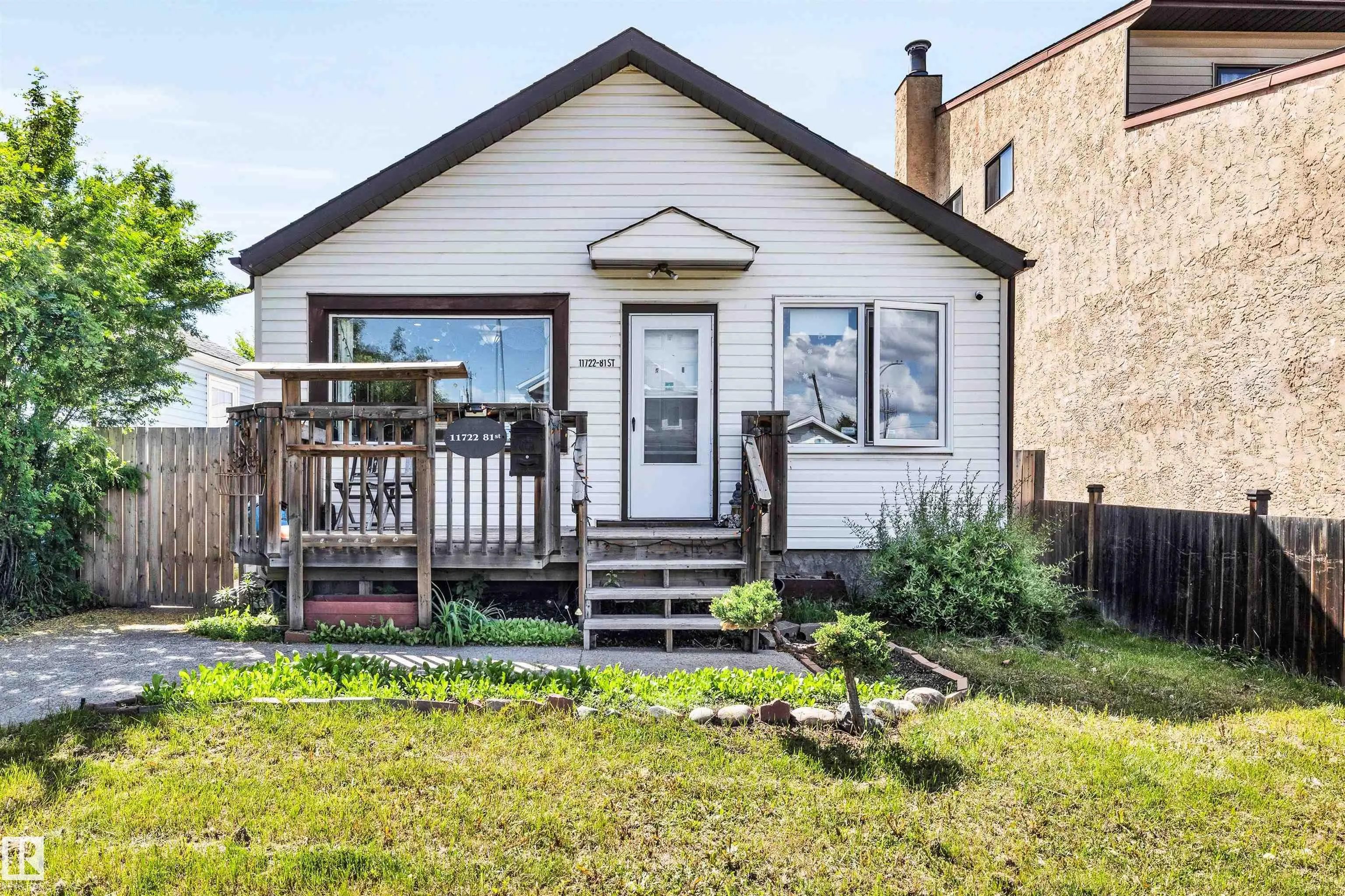 Photo for MLS®# E4510874 - home for sale at 11722 81 Street Northwest, Parkdale (Edmonton), Edmonton AB