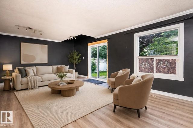 10330 76 Street Nw, Edmonton