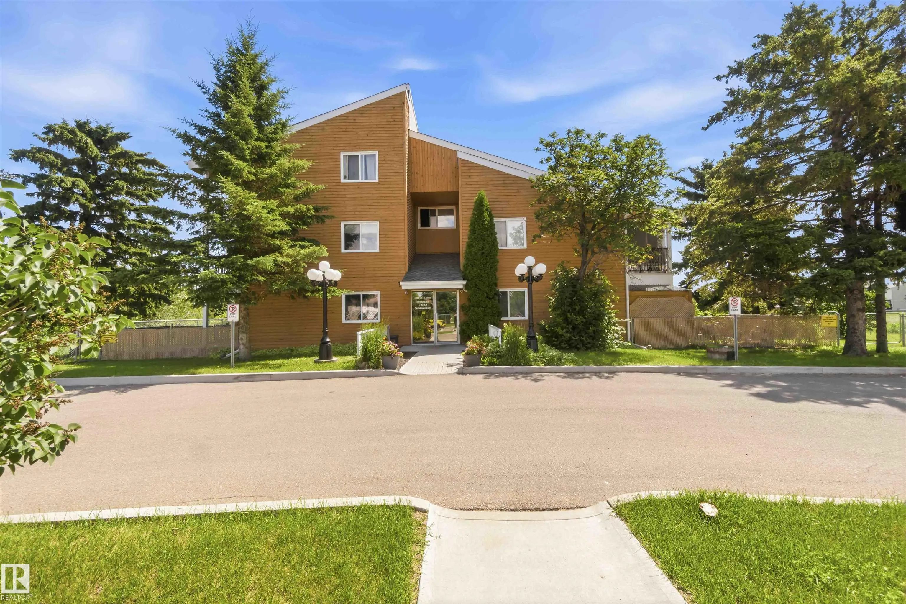 Edmonton Condo / Townhouse Home for Sale 