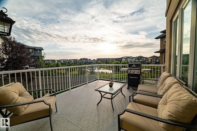 914 Crystallina Nera Way Nw, Edmonton
