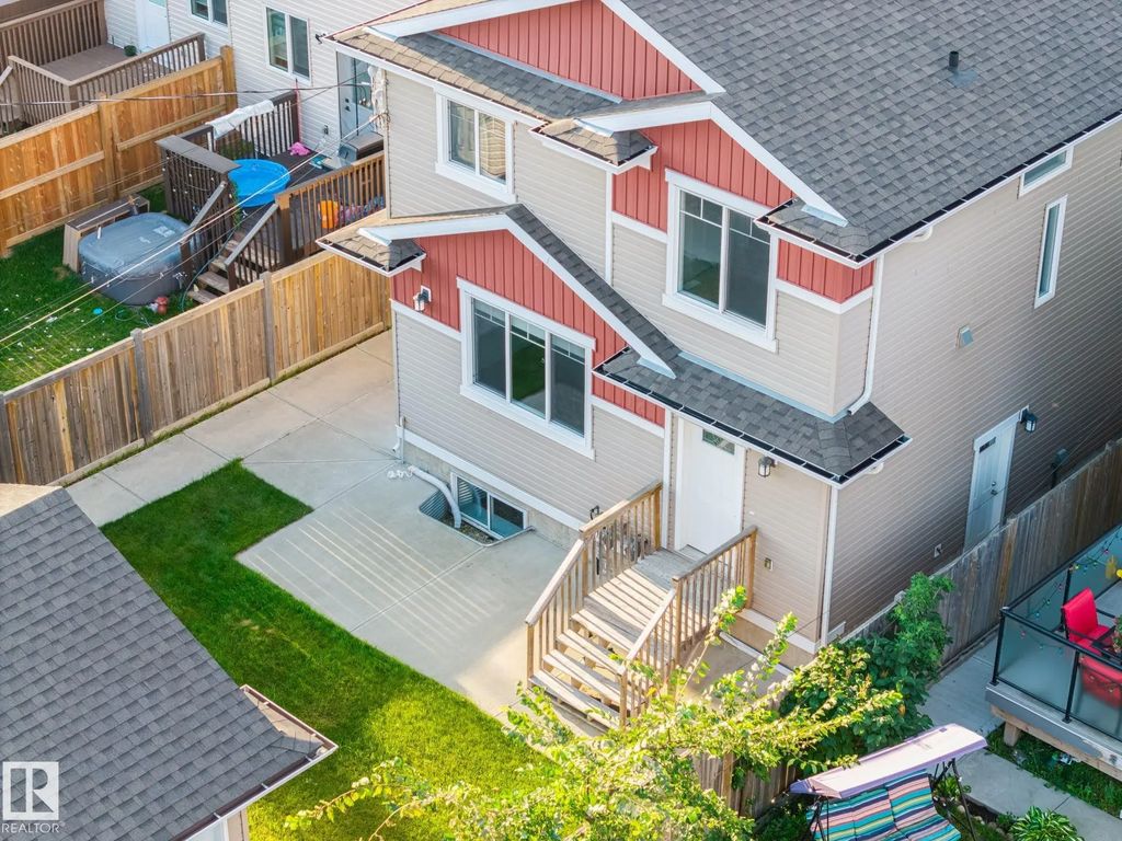 Square Off Pro Features 8952 81 Avenue Nw, Edmonton Property Listing: MLS® #E4513989