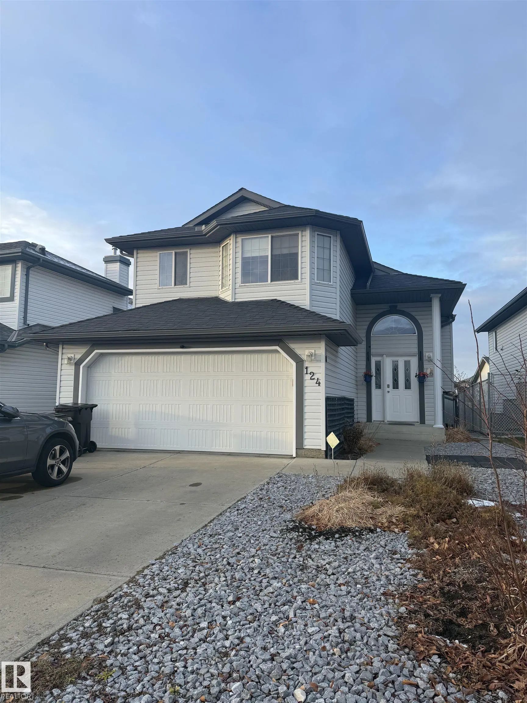 Edmonton Real Estate: Single Family Property for Sale in Wild Rose