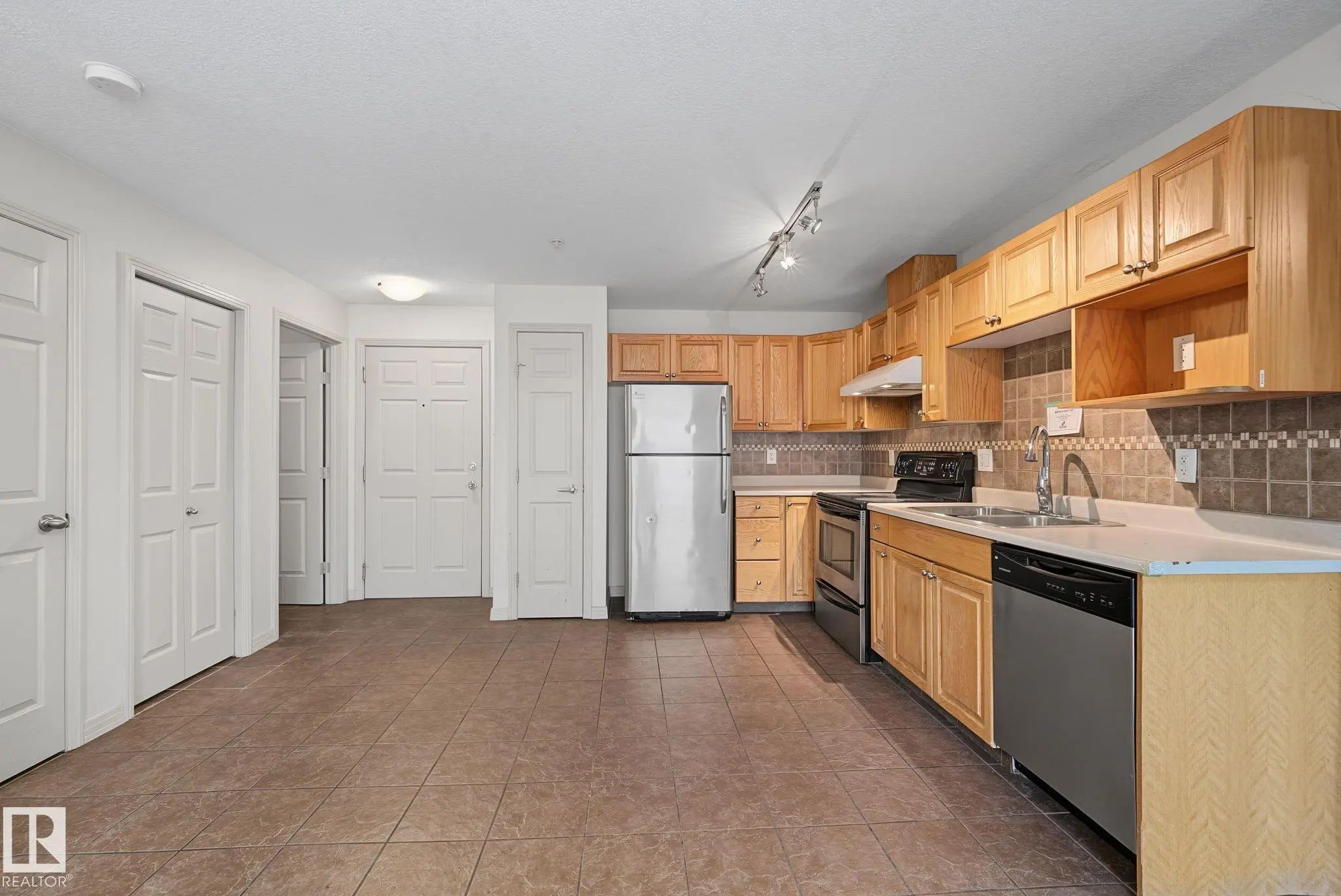 111 5005 165 Avenue, Edmonton