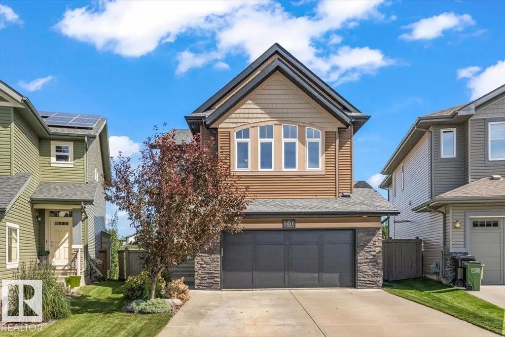1021 Coopers Hawk Link, Edmonton