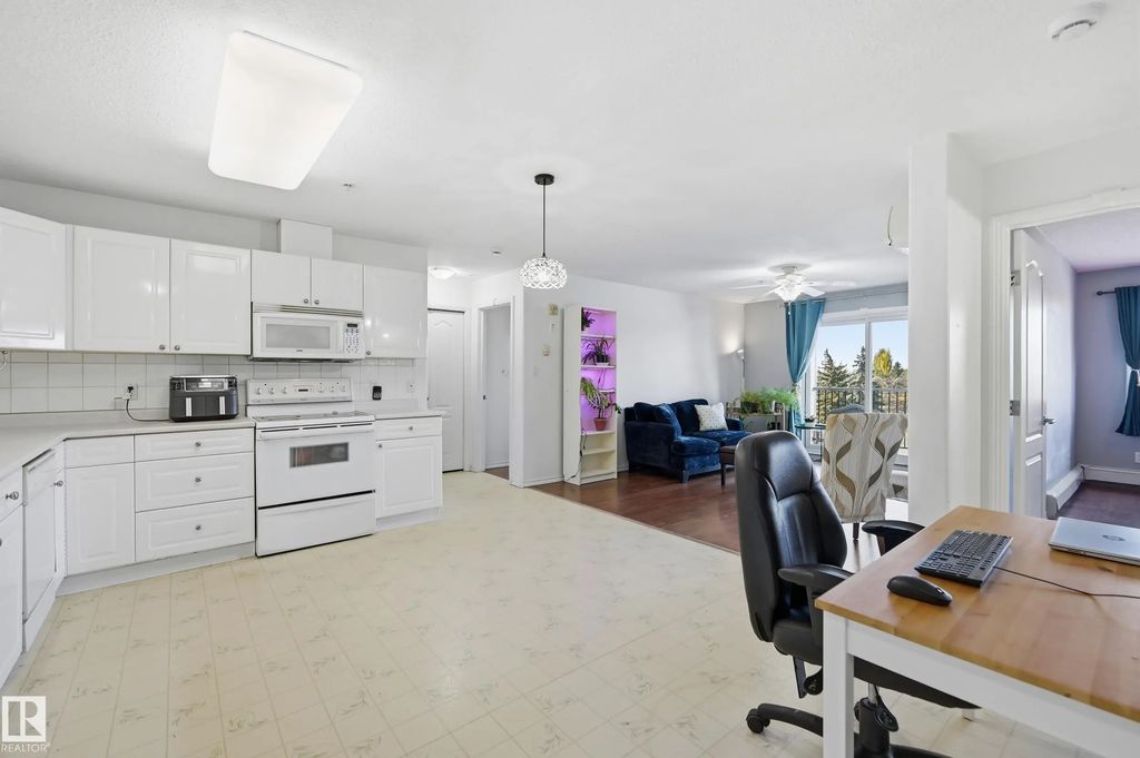 $169999 | Canon Ridge Lowrise Apartment for Sale at 302 592 Hooke Road ...