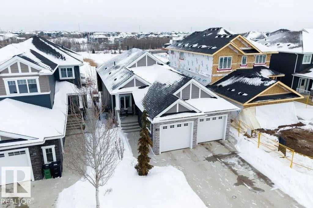 3698 Hummingbird Way, Edmonton