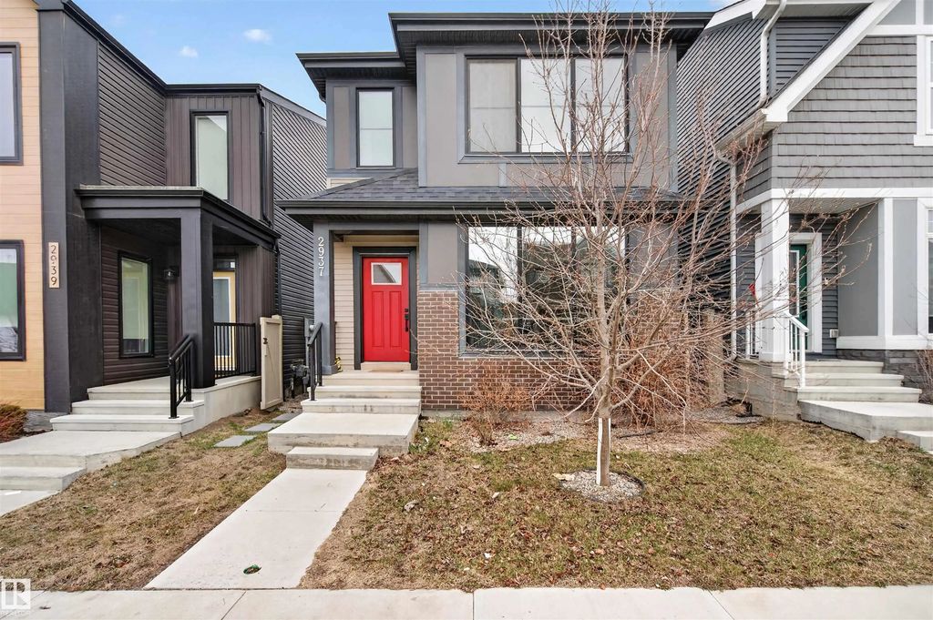 2937 Coughlan Green, Edmonton