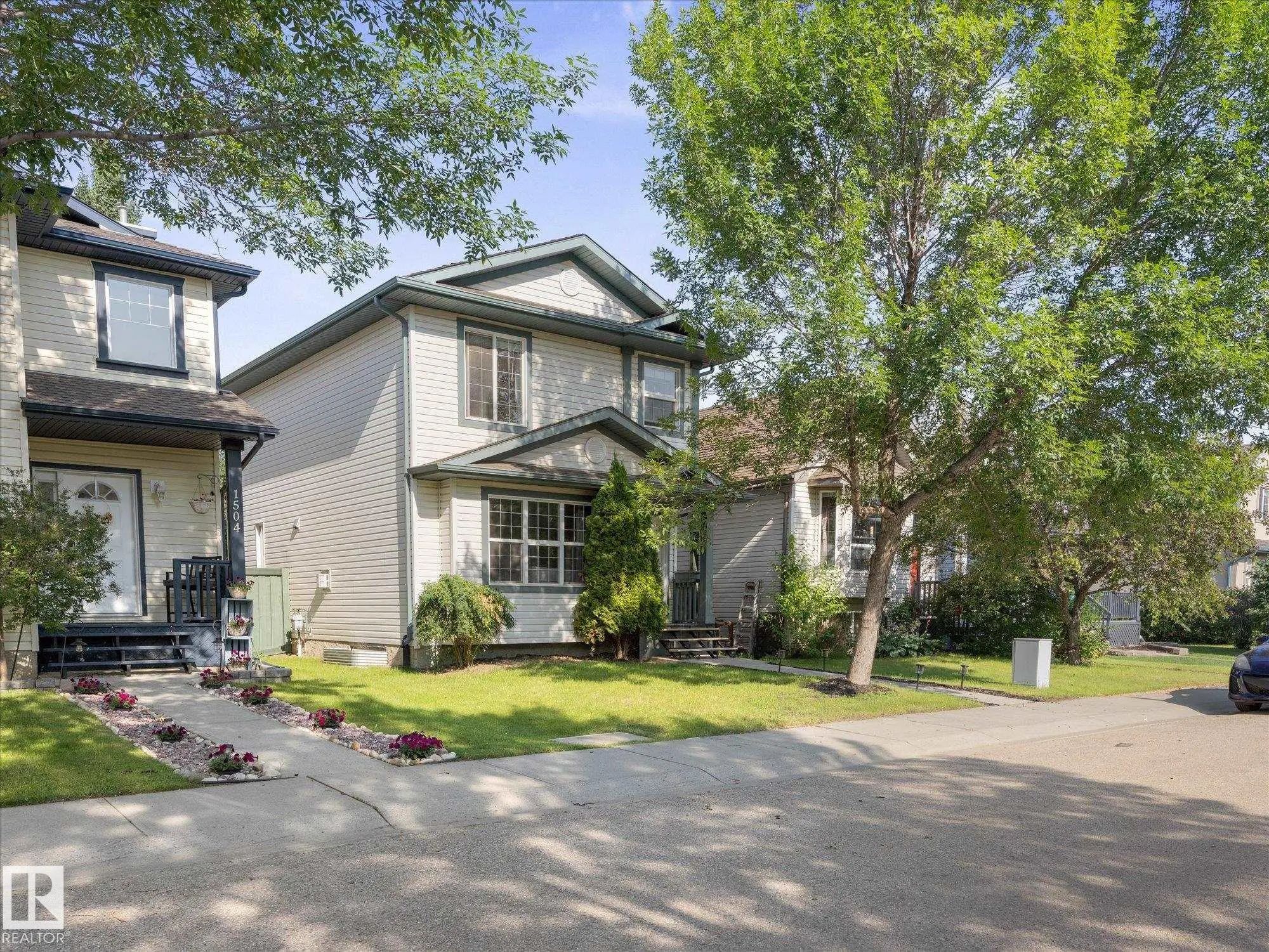 Photo for MLS®# E4506040 - home for sale at 1502 Grant Way Northwest, Glastonbury, Edmonton AB