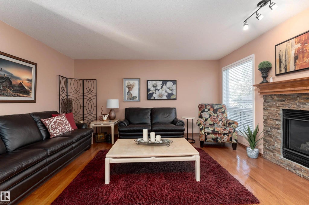 735 Balfour Close, Edmonton