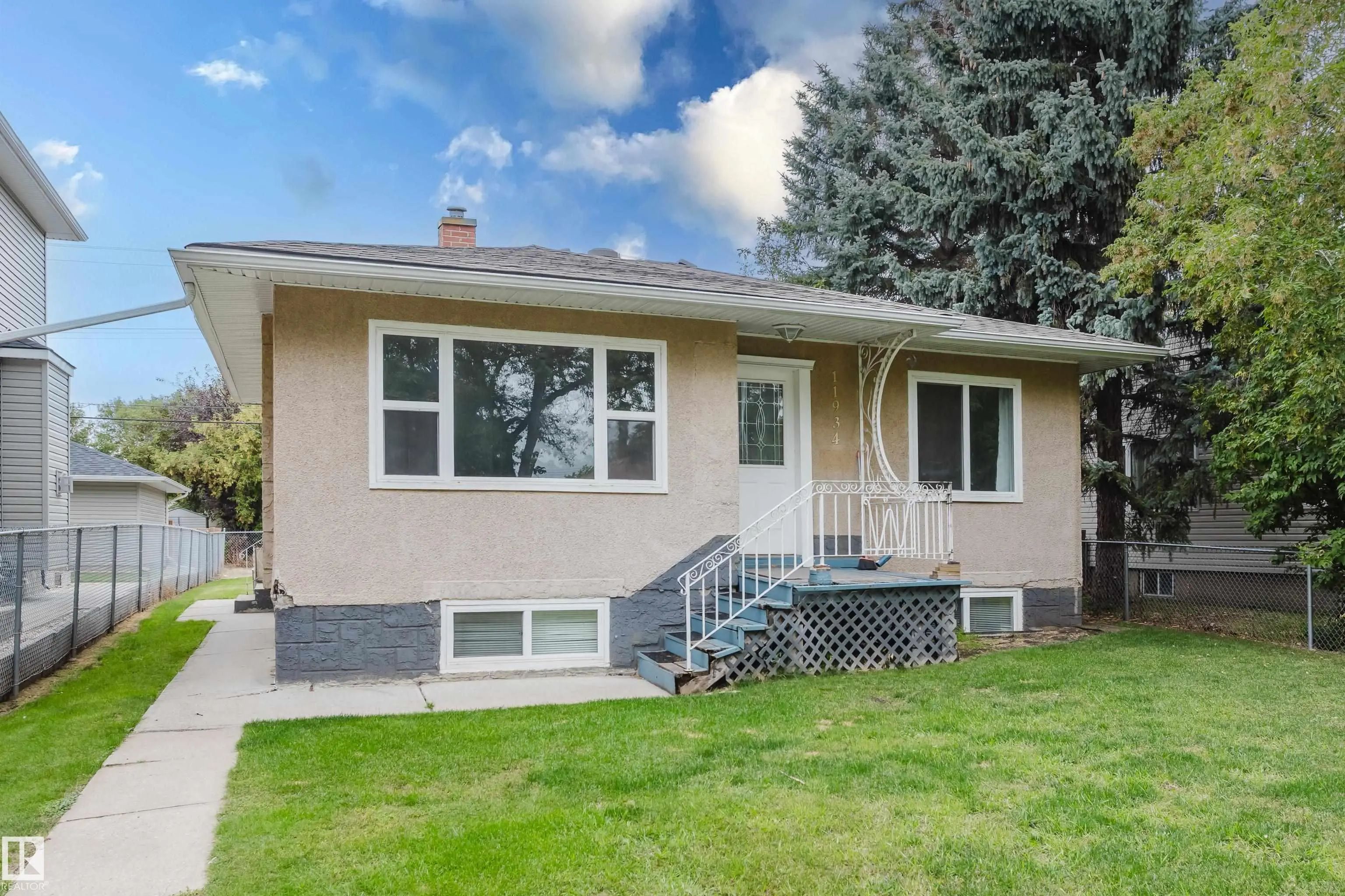Photo for MLS®# E4507912 - home for sale at 11934 87 Street Northwest, Eastwood, Edmonton AB