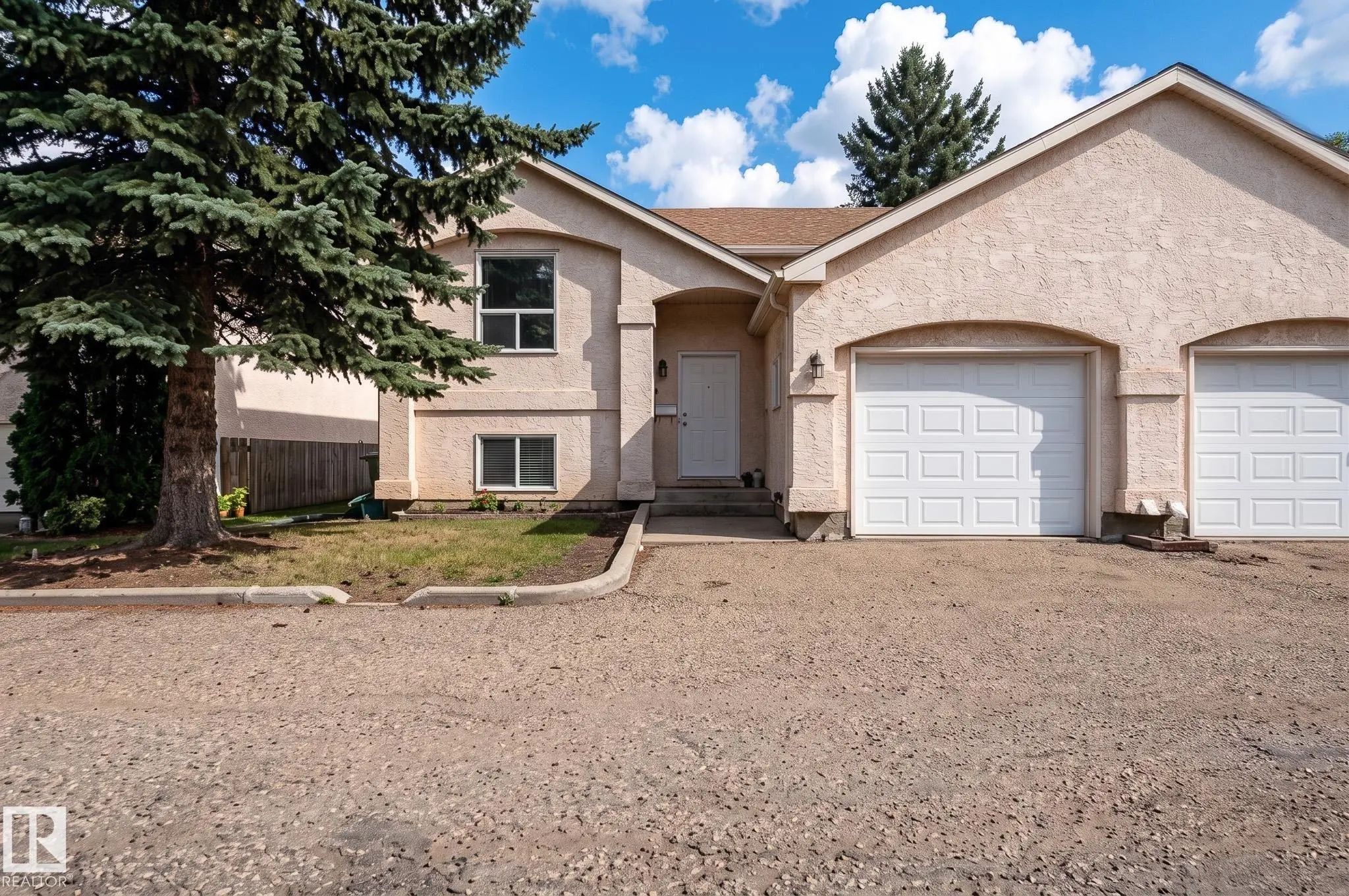 Photo for MLS®# E4506783 - home for sale at 1817 Mill Woods Road Northwest, Daly Grove, Edmonton AB