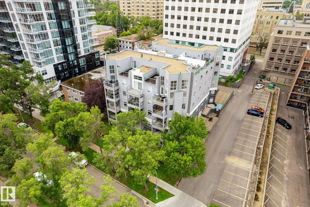 403 10046 110 Street Nw, Edmonton