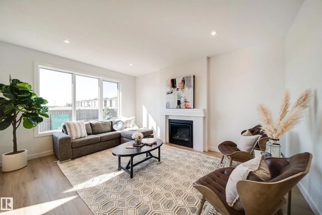 77 Chartres Close, St. Albert