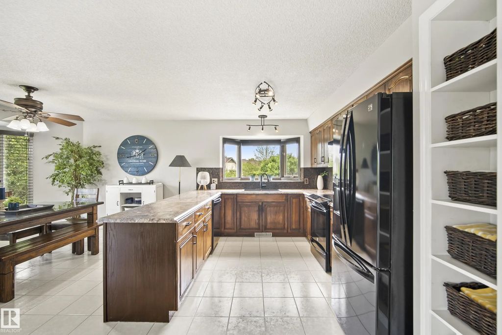75 Charlton Crescent, Sherwood Park