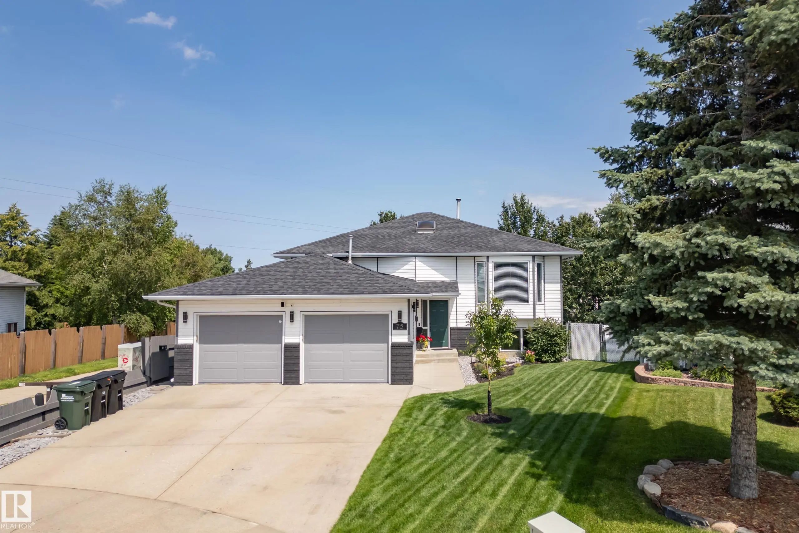 Photo for MLS®# E4500078 - home for sale at 75 Charlton Crescent, Charlton Heights, Sherwood Park AB