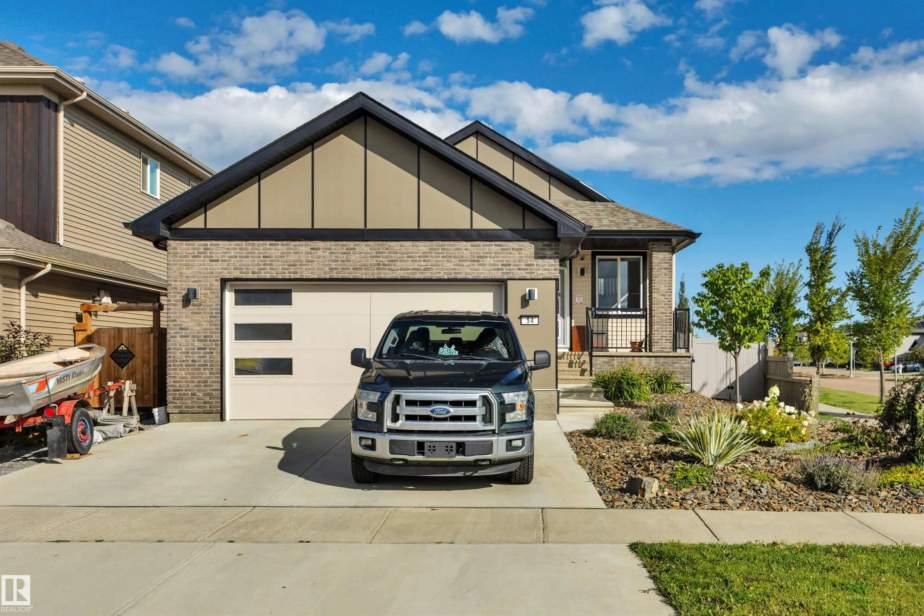 Single Family Property for Sale at 54 Calista Way, Spruce Grove: MLS®# E4511528