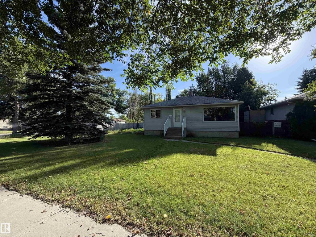 12245 81 Street, Edmonton